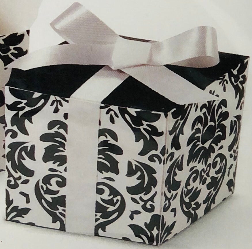 Wilton Favor Square Box Kit - White and Black